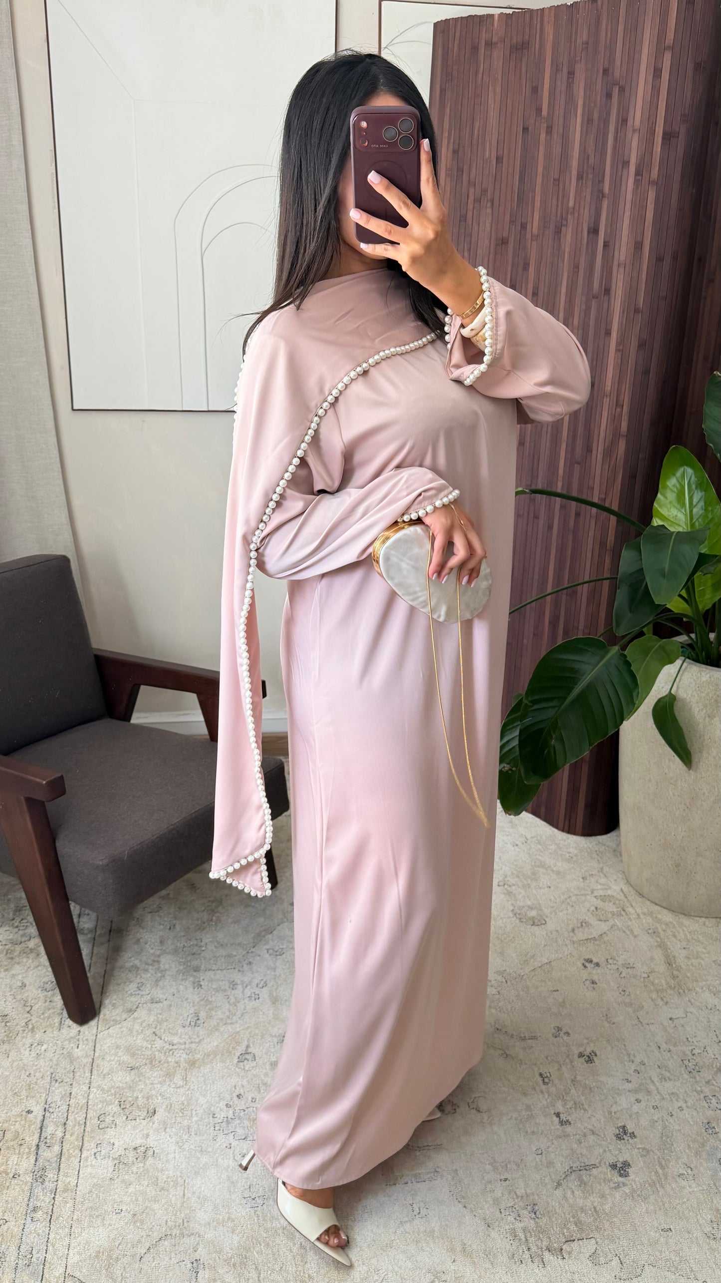 Robe Satinee Ornee De Perles Avec Echarpe I Rose