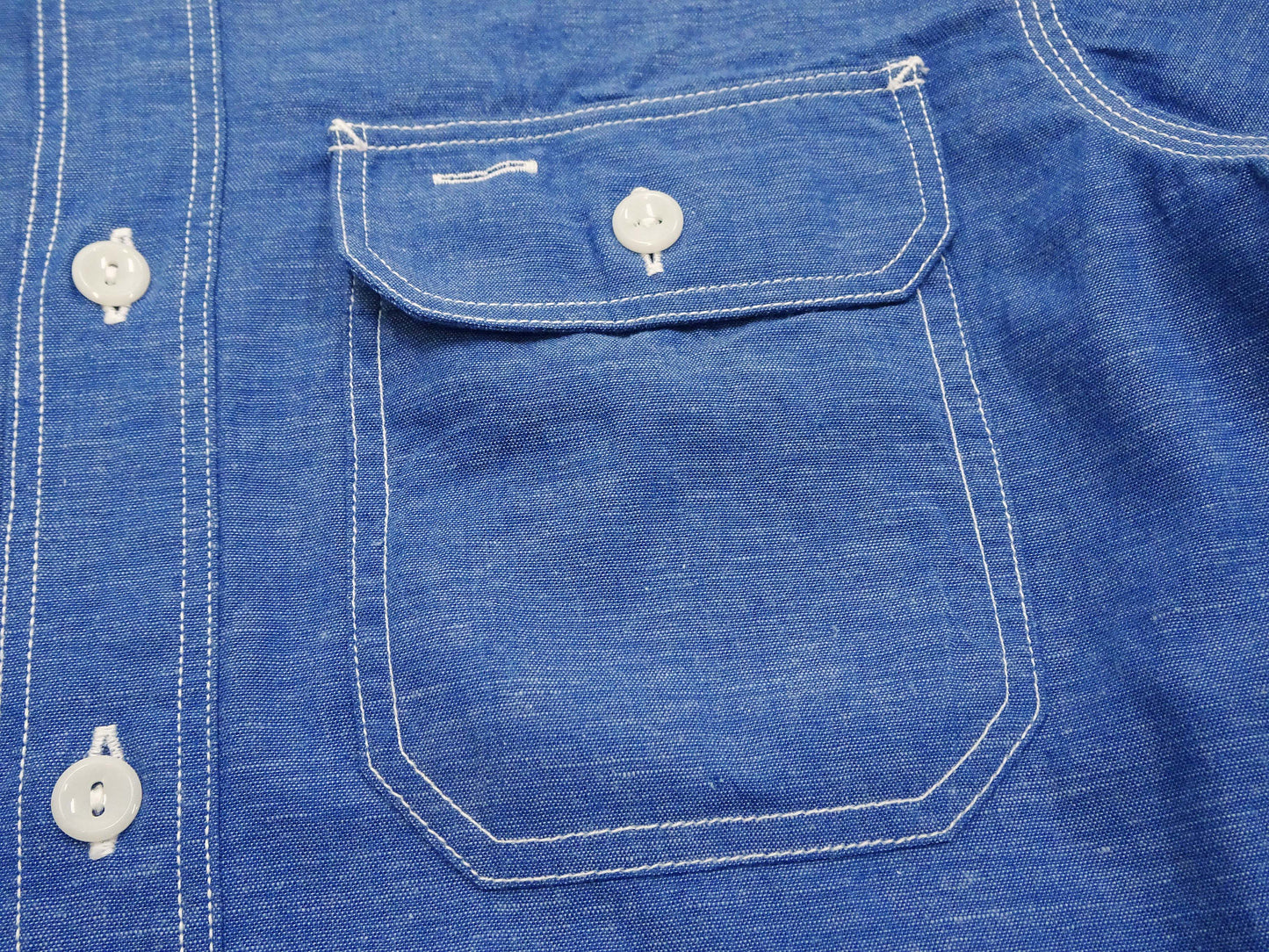 Sugar Cane Men's Long Sleeve VAT-Dyed Solid Chambray Work Shirt, Vintage-Inspired, One-Wash, Made in Japan (SC25513 125 Blue)