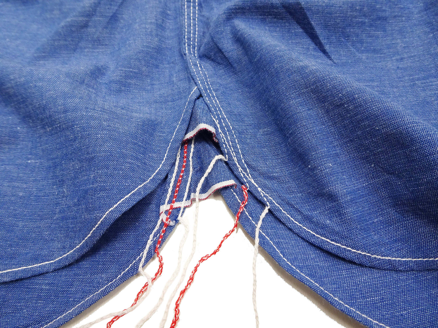Sugar Cane Men's Long Sleeve VAT-Dyed Solid Chambray Work Shirt, Vintage-Inspired, One-Wash, Made in Japan (SC25513 125 Blue)