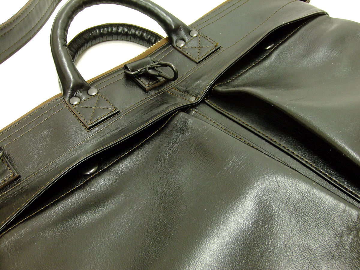 TOYS McCOY Men's Leather Shoulder Bag - U.S. Air Force Helmet Bag Style - TMA2418, 030 Black Horsehide x Nickel Zipper